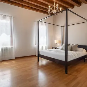 https://maison-grand-canal-view.hotelslidodijesolo.com